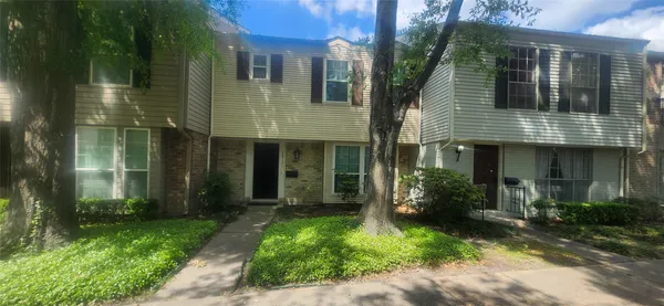 $2,500 | 12913 Trail Hollow Drive, Unit 2913, Houston, TX 77079
