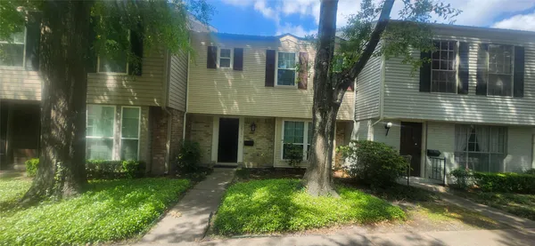 $2,500 | 12913 Trail Hollow Drive, Unit 2913, Houston, TX 77079