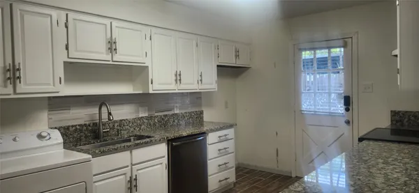 $2,500 | 12913 Trail Hollow Drive, Unit 2913, Houston, TX 77079