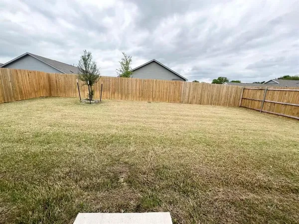 $2,100 | 3603 Chambray Drive, Sherman, TX 75092