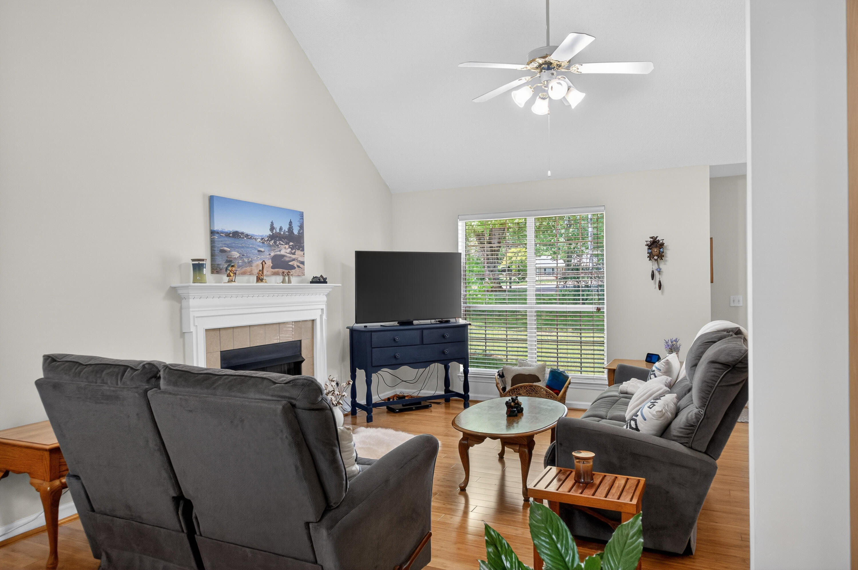 5696 Edgmon Road Ooltewah, TN 37363 - Photo 11 of 39 Friends and family gather here!