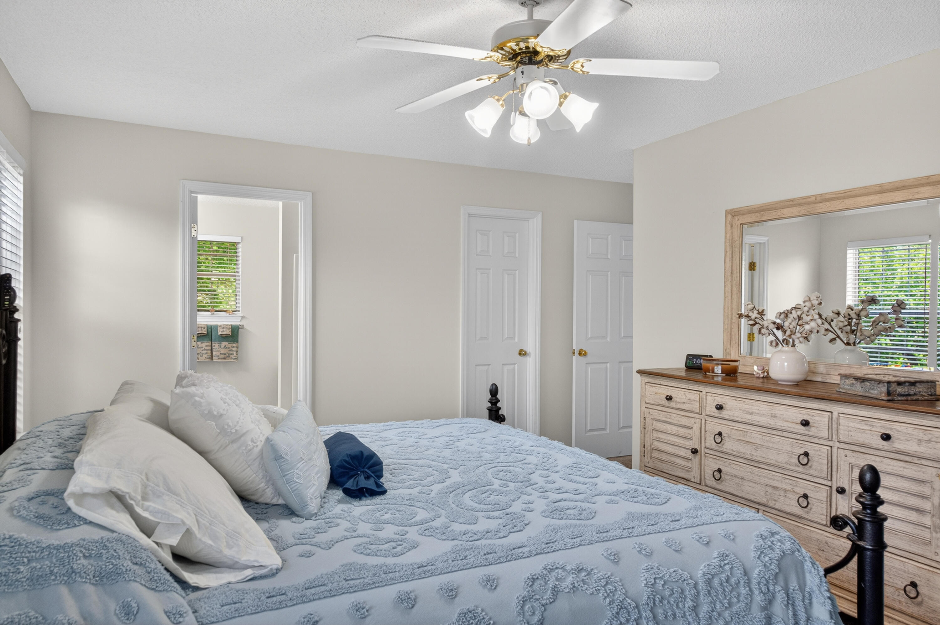5696 Edgmon Road Ooltewah, TN 37363 - Photo 17 of 39 Large primary suite