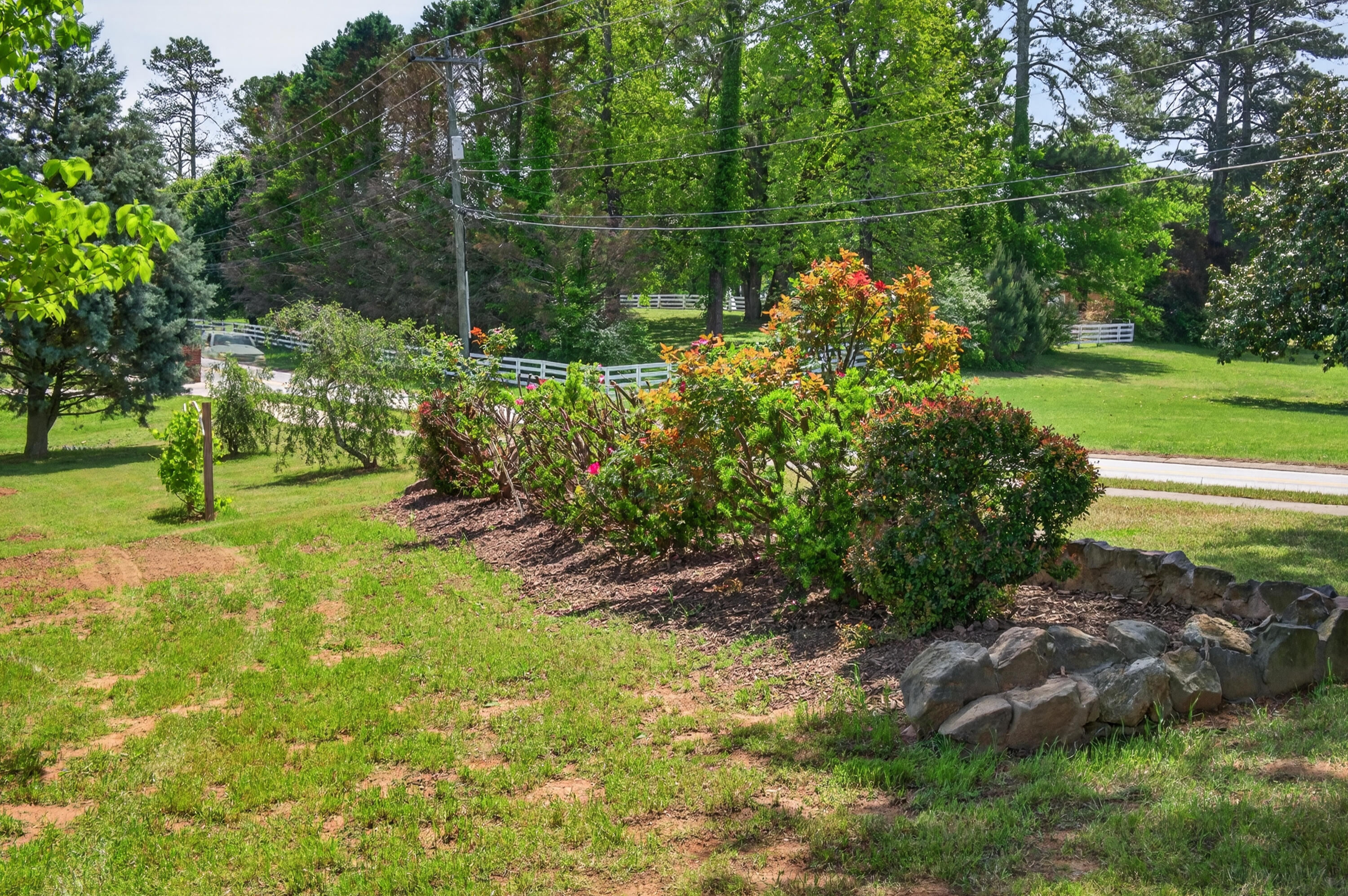 5696 Edgmon Road Ooltewah, TN 37363 - Photo 37 of 39 Professionally landscaped