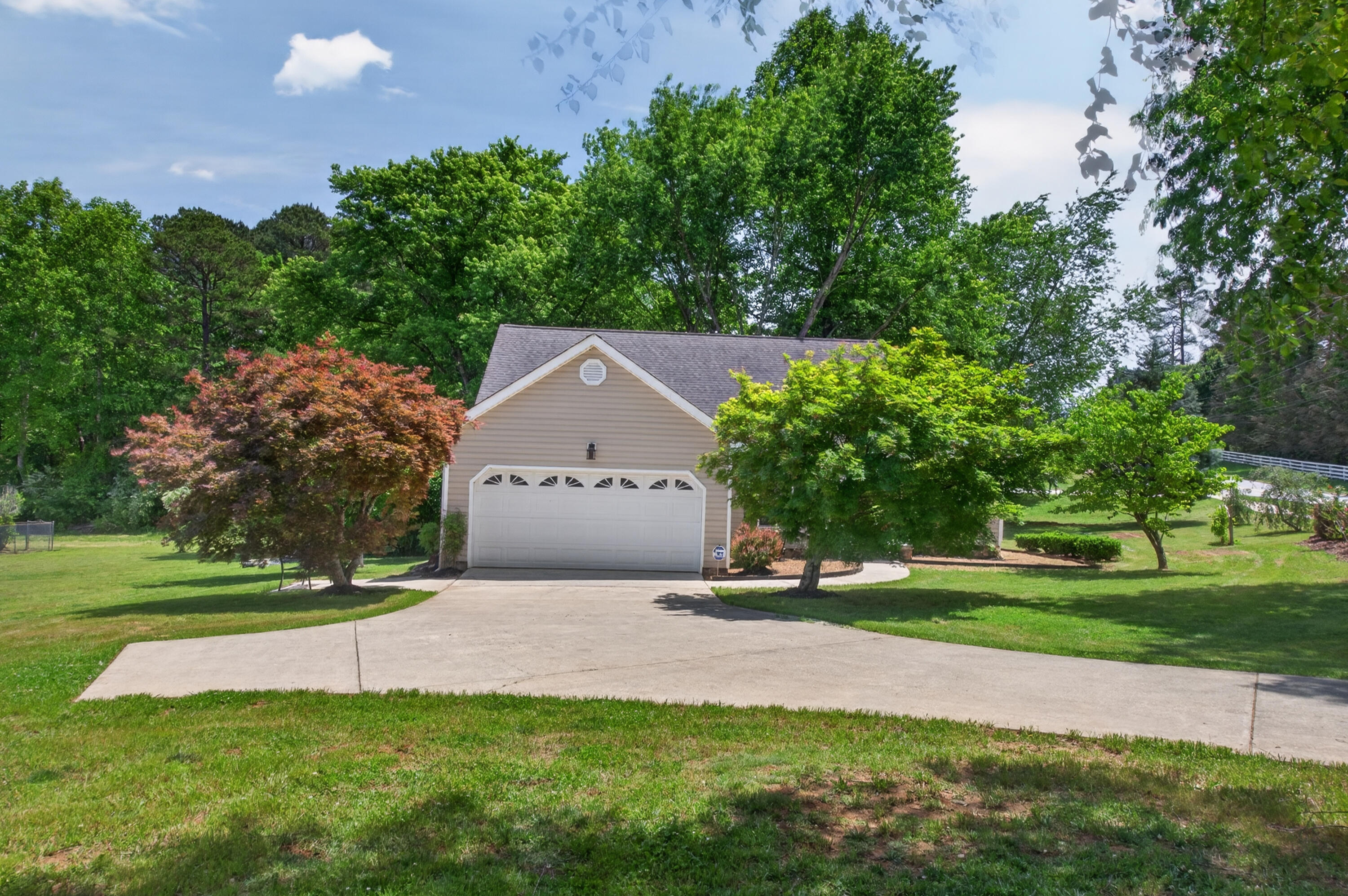 5696 Edgmon Road Ooltewah, TN 37363 - Photo 5 of 39 Plenty of parking space here!