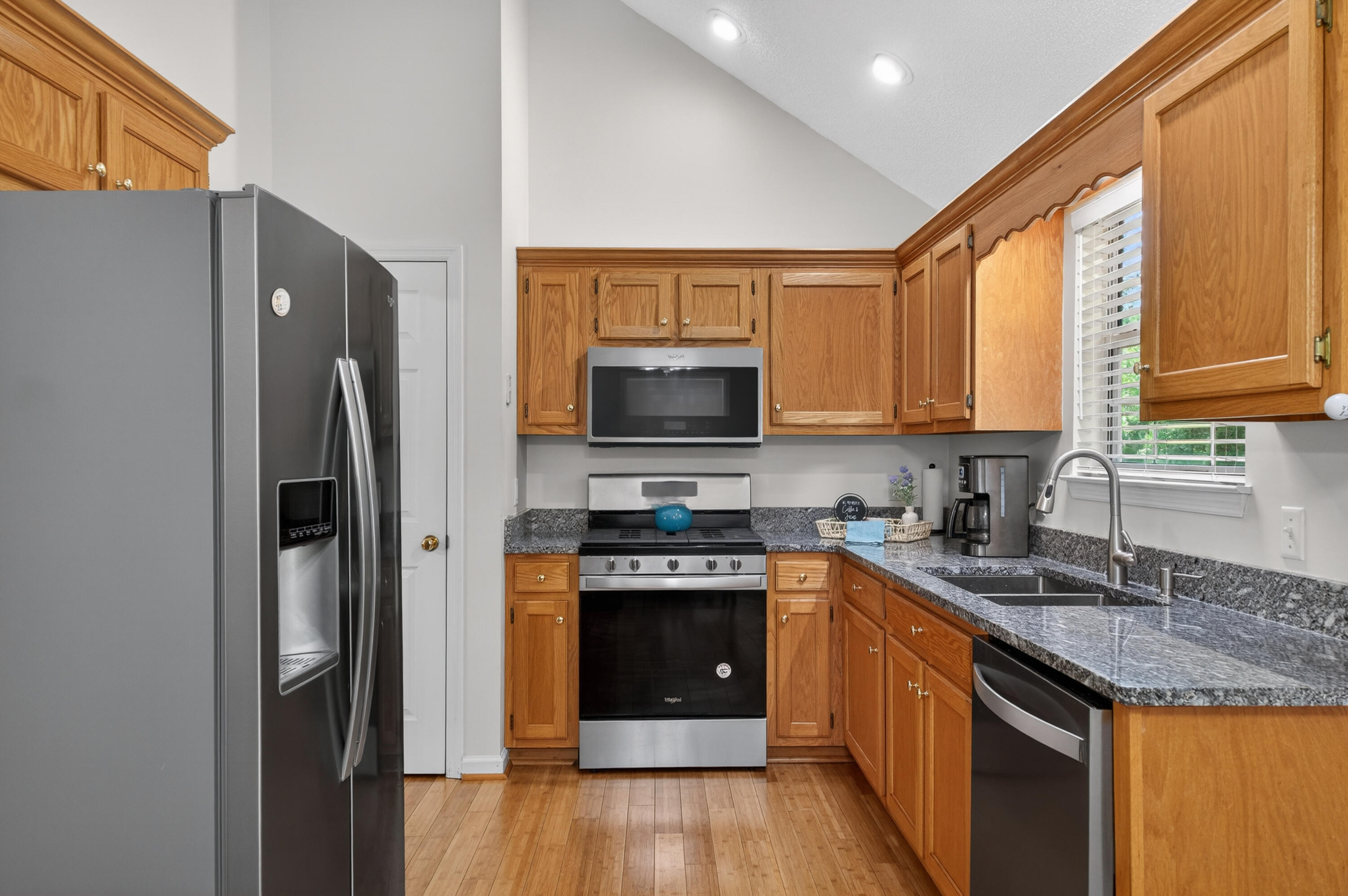 5696 Edgmon Road Ooltewah, TN 37363 - Photo 6 of 39 Freshly upgraded kitchen!