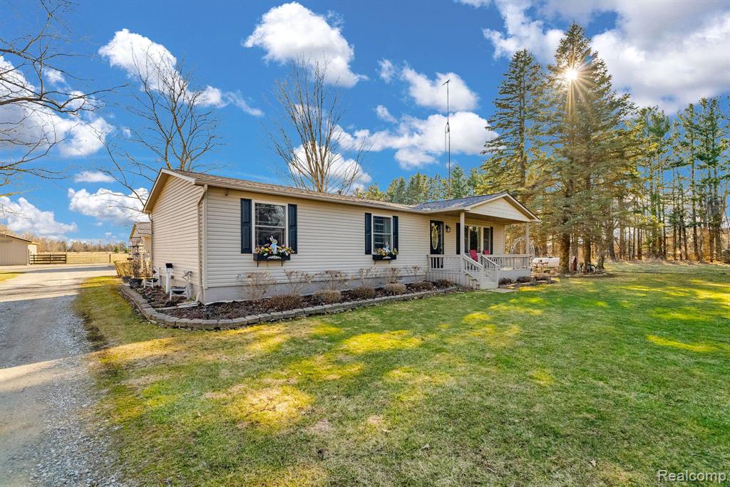 6572 Wellman Line Road Croswell, MI 48422 - Photo 10 of 63