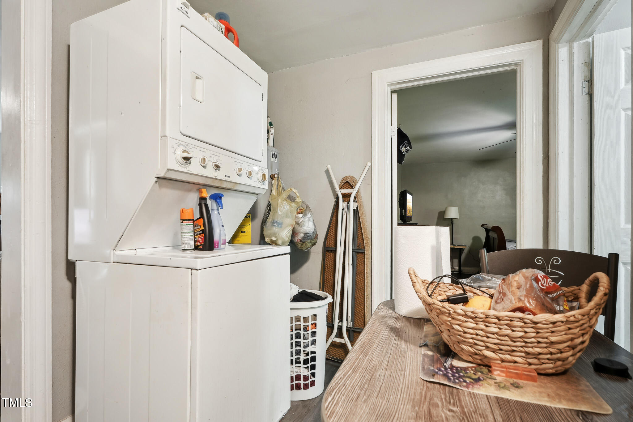 6316 Ward Boulevard Wilson, NC 27893 - Photo 33 of 36 a living room with furniture and a table