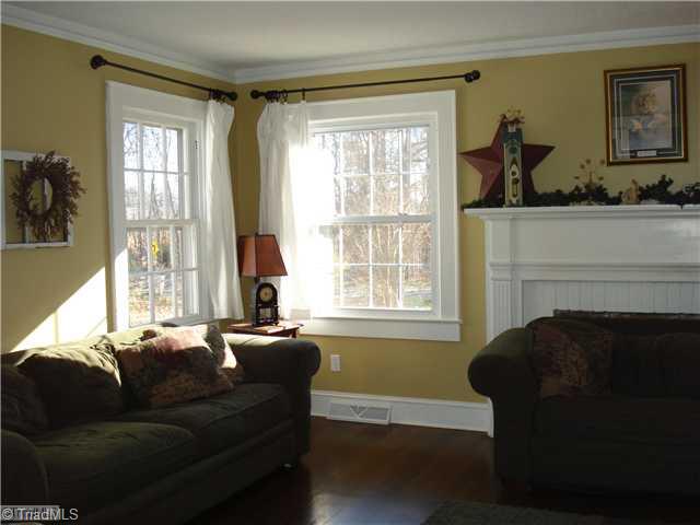 899 Robert Beck Road Lexington, NC 27292 - Photo 7 of 16 Living Room.