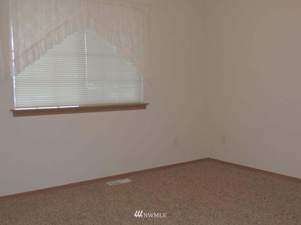 20106 Tahoma Circle Southwest Rochester, WA 98579 - Photo 14 of 20