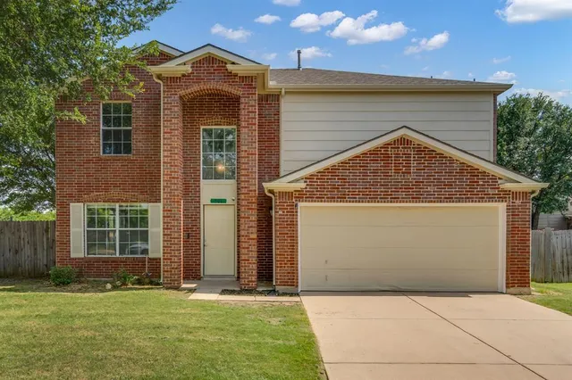 $1,900 | 901 Greenbend Drive, Denton, TX 76210