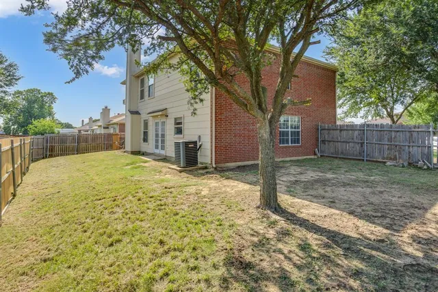 $1,900 | 901 Greenbend Drive, Denton, TX 76210