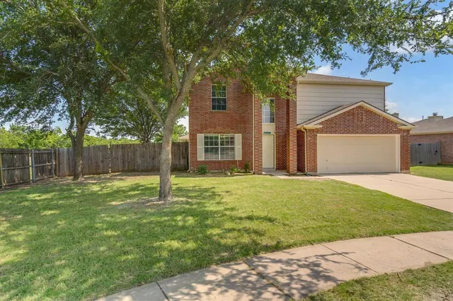$1,900 | 901 Greenbend Drive, Denton, TX 76210