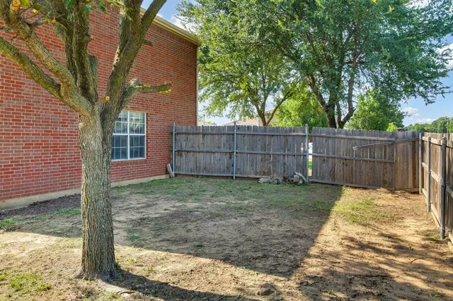$1,900 | 901 Greenbend Drive, Denton, TX 76210