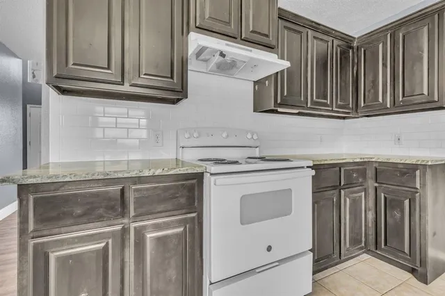 $1,900 | 901 Greenbend Drive, Denton, TX 76210