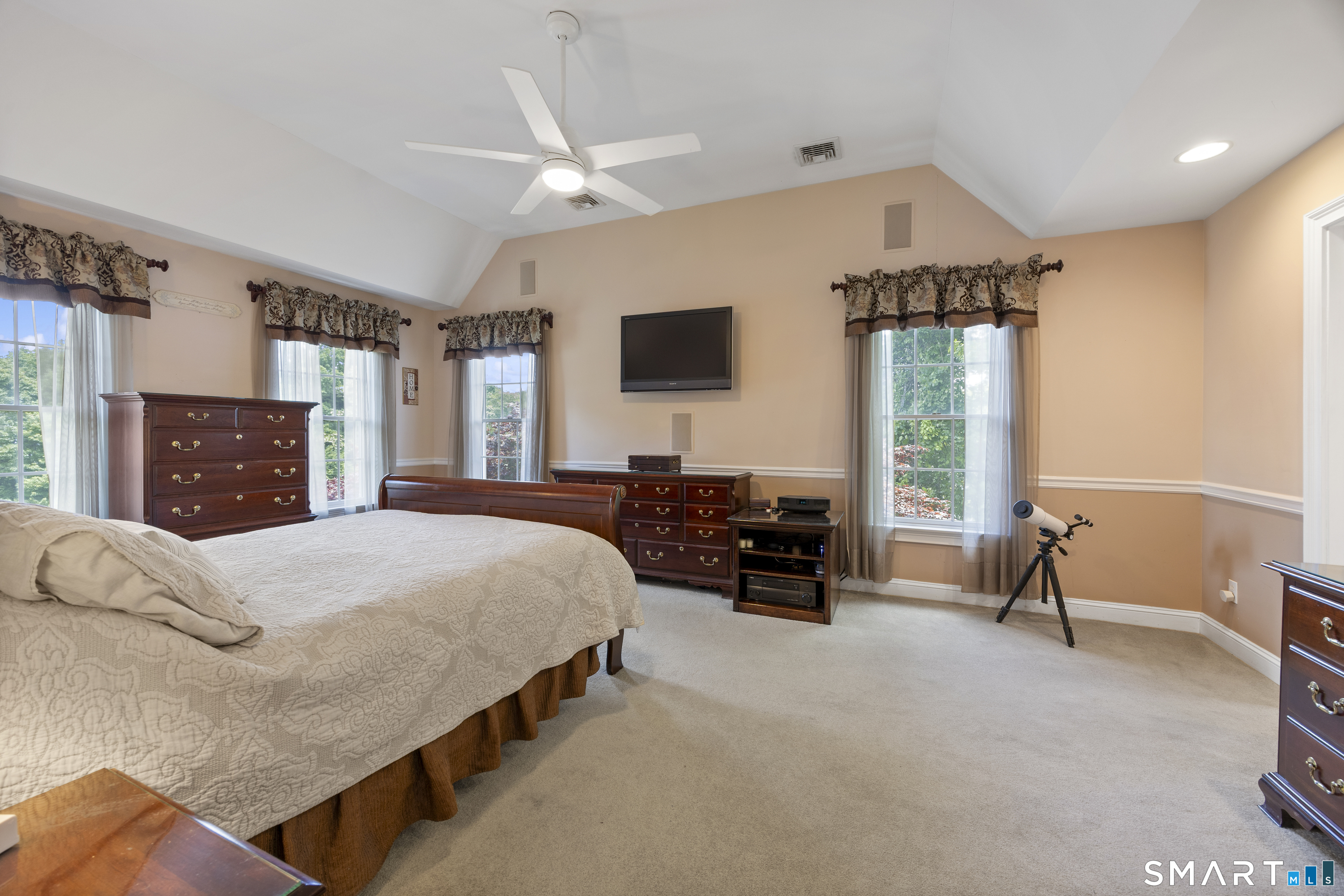 325 Westwood Road Bristol, CT 06010 - Photo 15 of 40