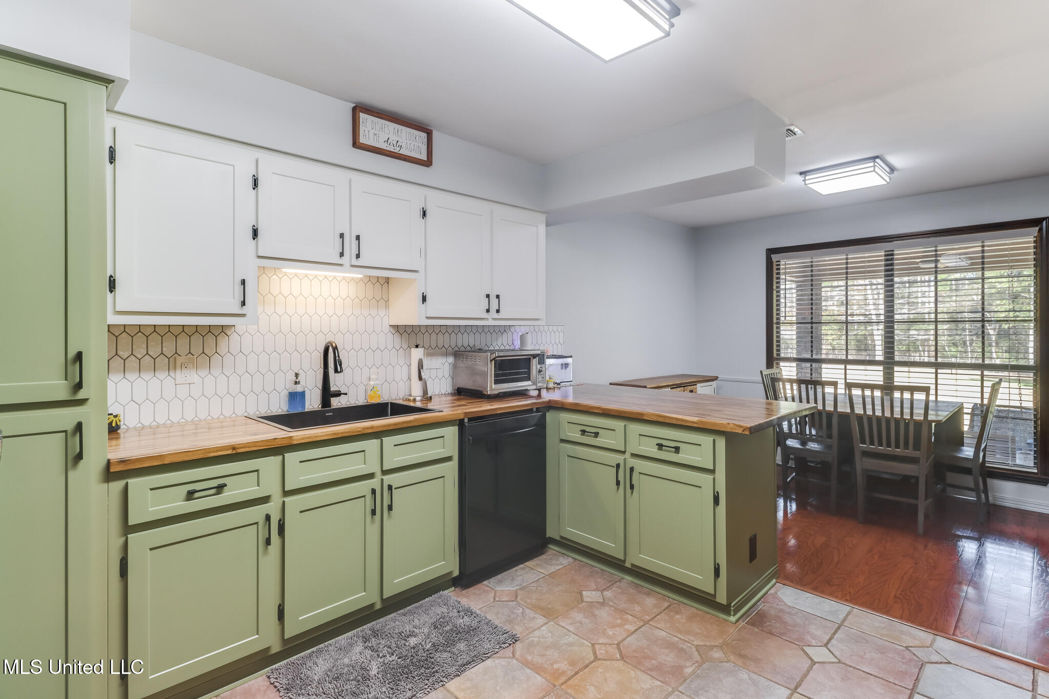 13682 John Clark Road Gulfport, MS 39503 - Photo 2 of 37 Kitchen