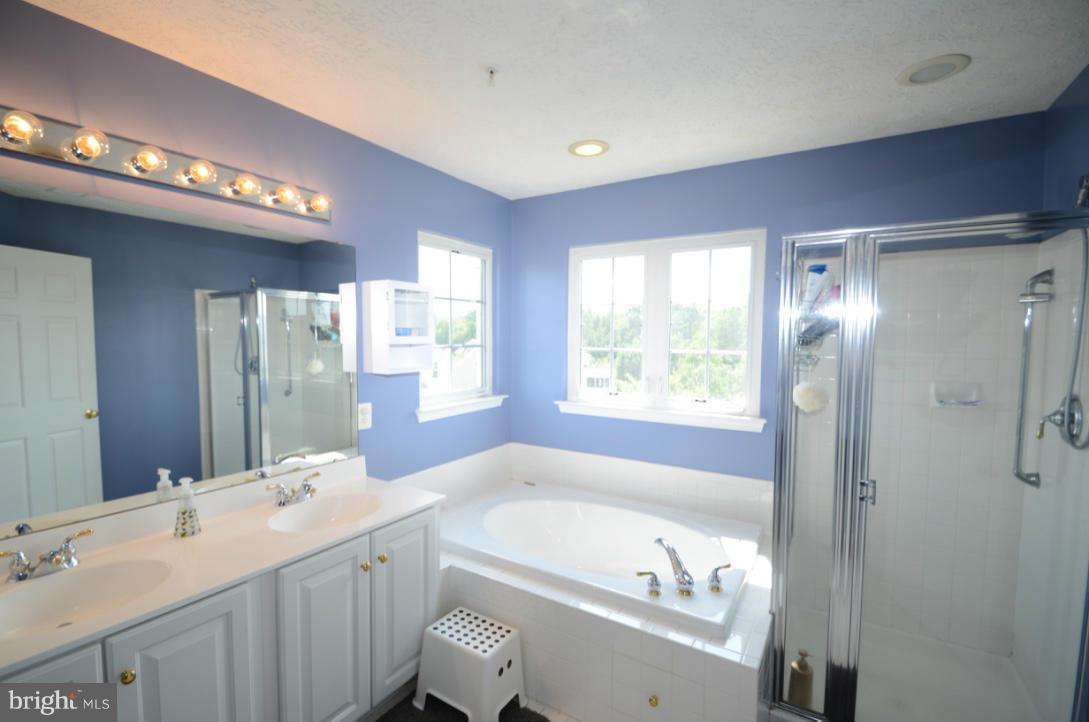 9701 Morningview Circle Perry Hall, MD 21128 - Photo 10 of 26 Bath (Master)