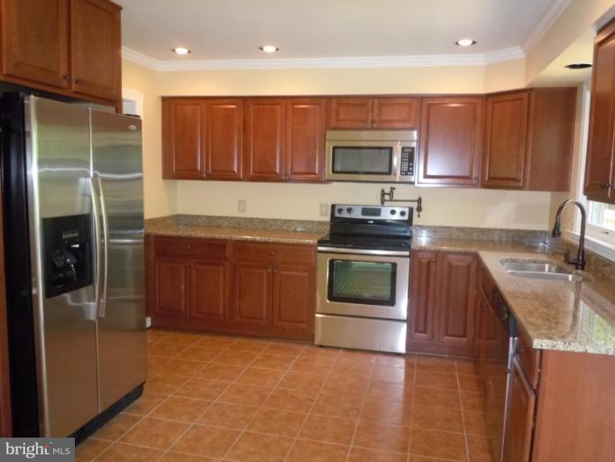 201 Deacon Road Fredericksburg, VA 22405 - Photo 3 of 30 Kitchen