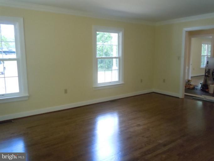 201 Deacon Road Fredericksburg, VA 22405 - Photo 4 of 30 Living Room