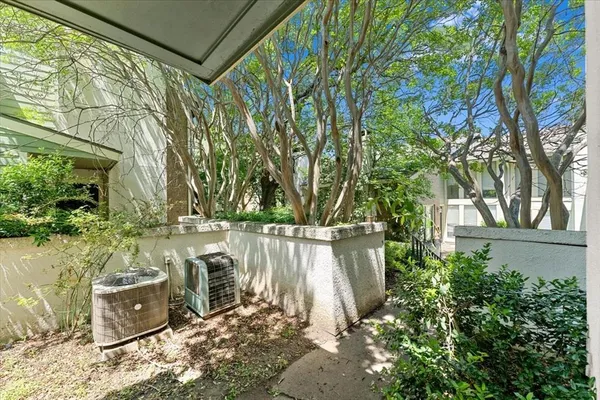 $1,250 | 9621 Walnut Street, Unit 6106, Dallas, TX 75243