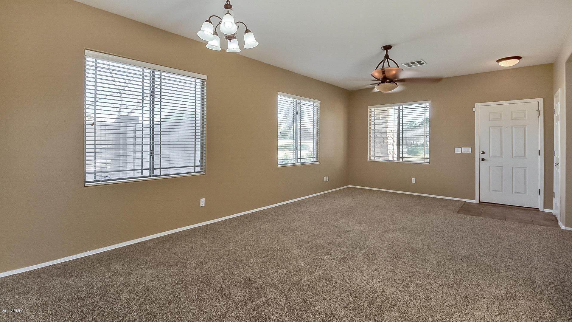 4506 East Del Rio Street Gilbert, AZ 85295 - Photo 9 of 36 09