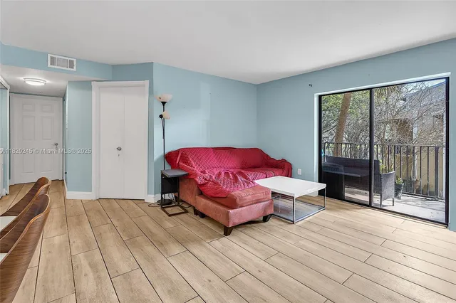 $264,000 | 251 Palm Circle West, Unit 207, Pembroke Pines, FL 33025