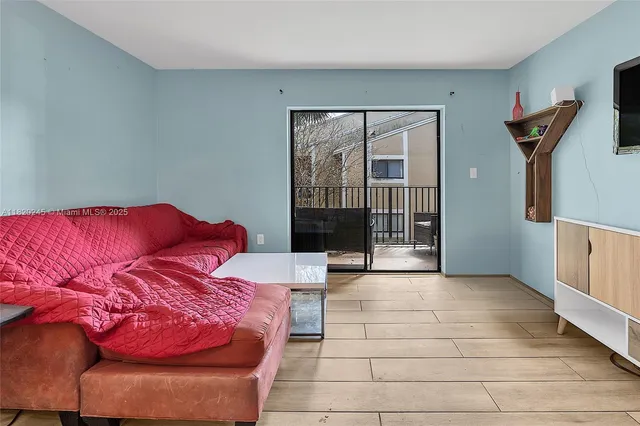 $264,000 | 251 Palm Circle West, Unit 207, Pembroke Pines, FL 33025