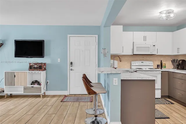 $264,000 | 251 Palm Circle West, Unit 207, Pembroke Pines, FL 33025