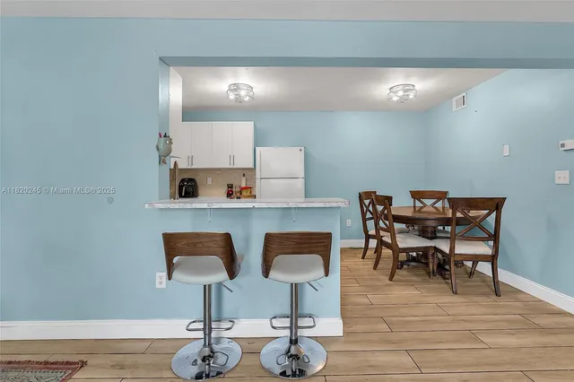 $264,000 | 251 Palm Circle West, Unit 207, Pembroke Pines, FL 33025