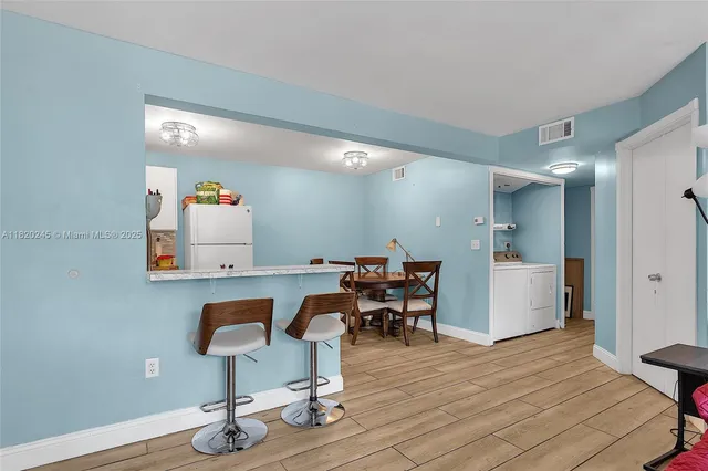 $264,000 | 251 Palm Circle West, Unit 207, Pembroke Pines, FL 33025