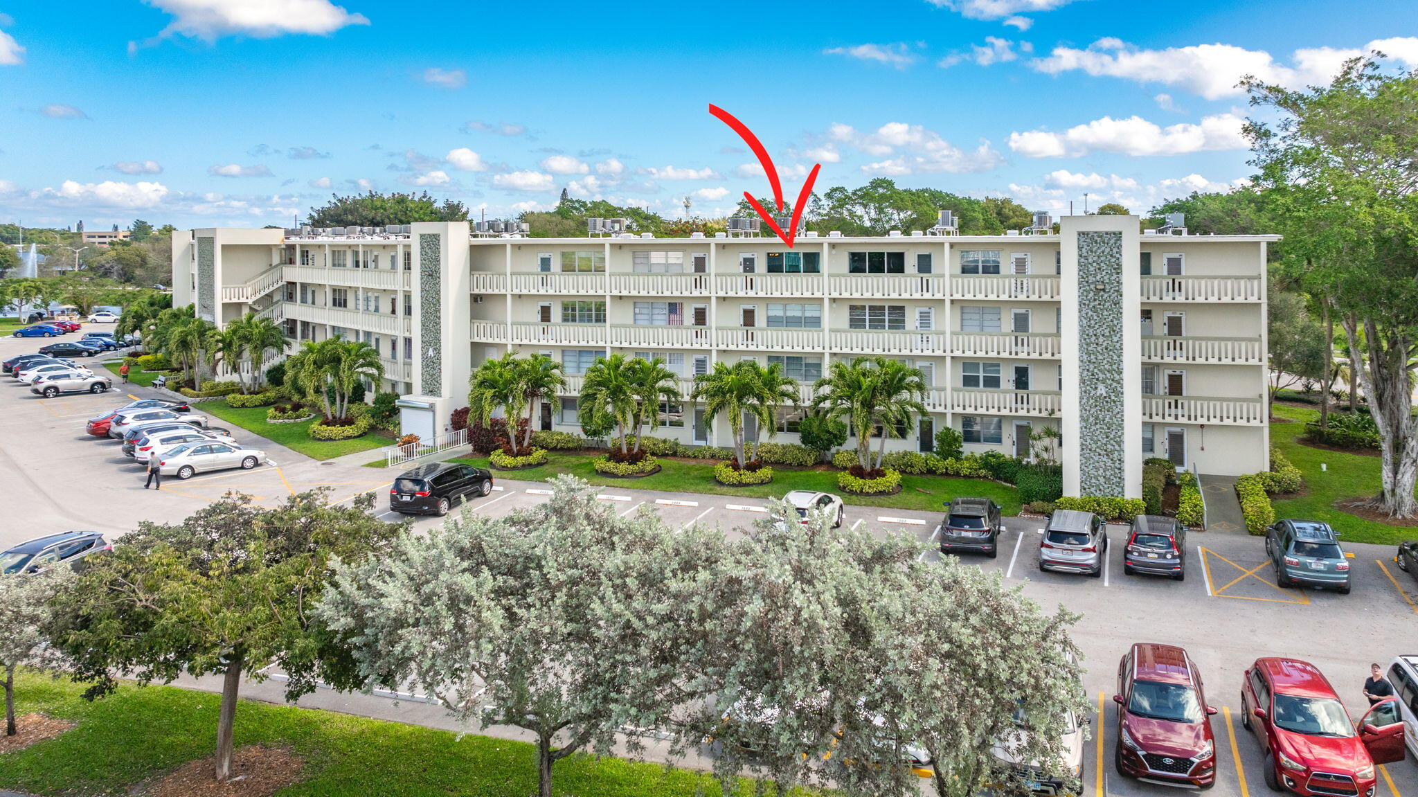 4004 Cambridge A, Unit 4004 Deerfield Beach, FL 33442 - Photo 2 of 84 02