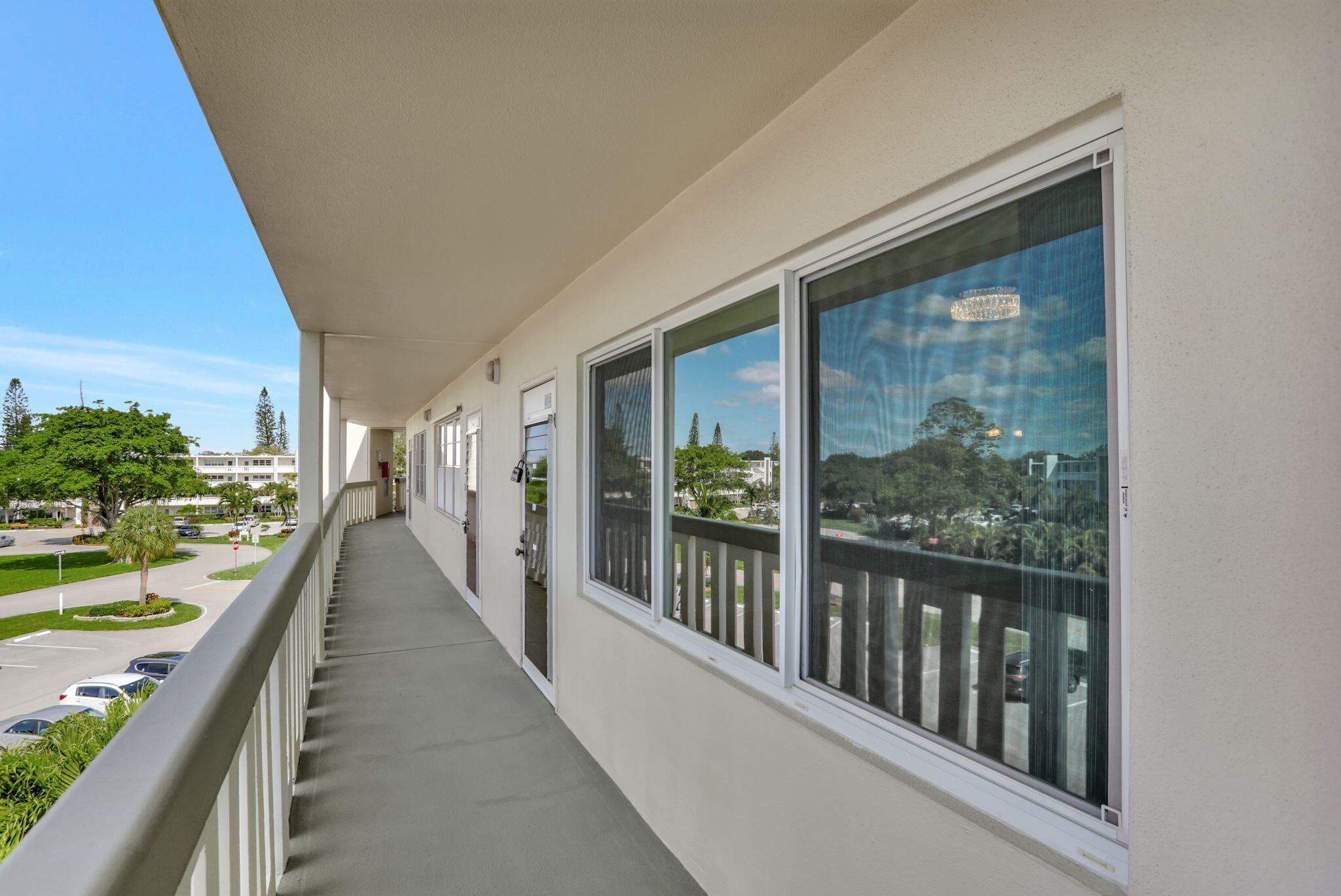 4004 Cambridge A, Unit 4004 Deerfield Beach, FL 33442 - Photo 4 of 84 04