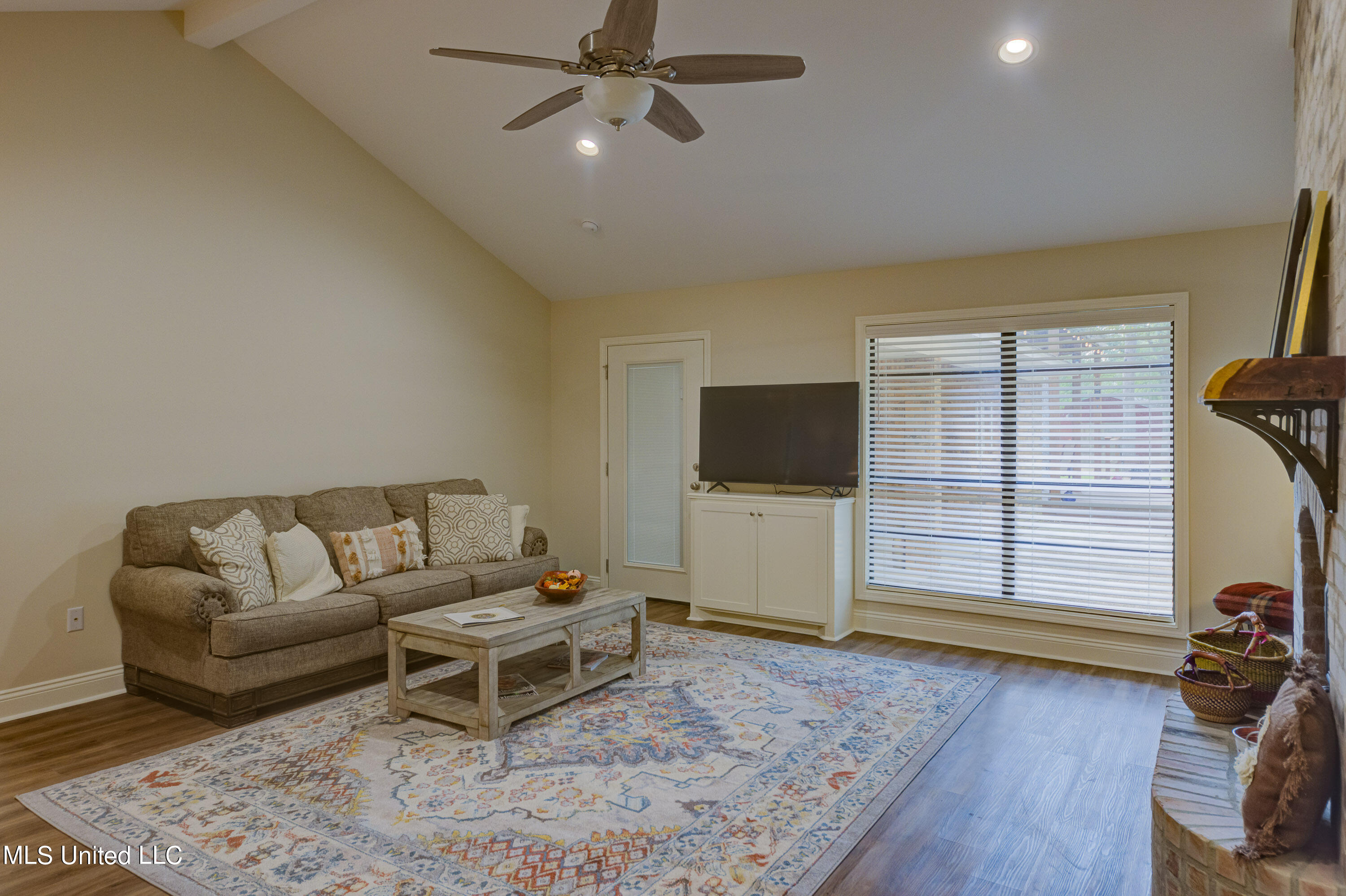 3379 Kimbell Road Terry, MS 39170 - Photo 14 of 36 Gathering oom