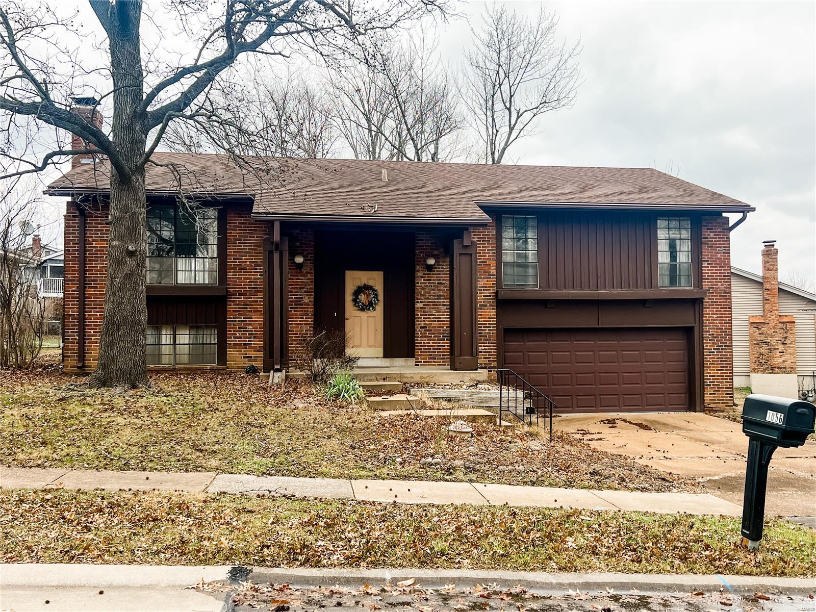 1056 Summer Tree Drive, Ballwin, MO 63011 Compass