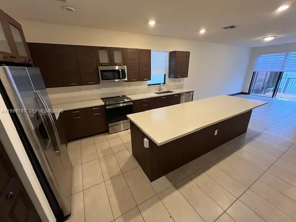 $3,800 | 9106 Northwest 158th Street, Unit 9106, Miami Lakes, FL 33018
