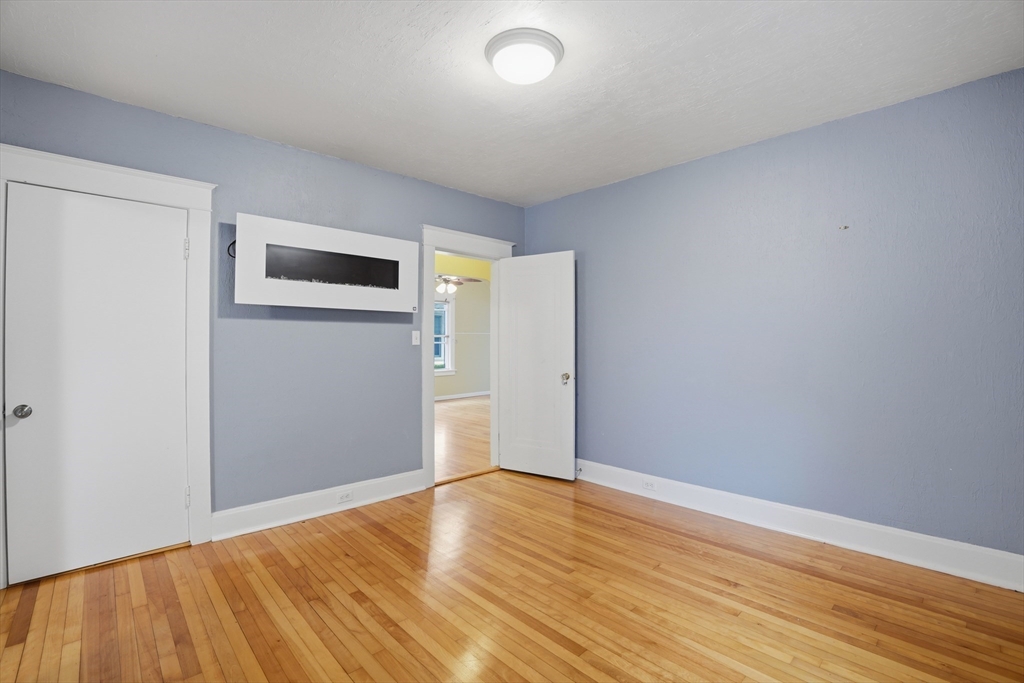 8 Carver Street Worcester, MA 01604 - Photo 17 of 28