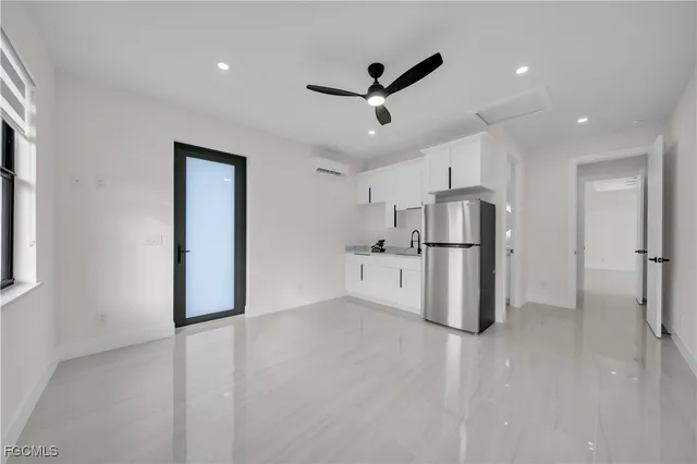 $369,999 | 301 East 17th Street, Lehigh Acres, FL 33972