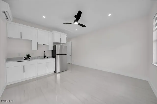 $369,999 | 301 East 17th Street, Lehigh Acres, FL 33972