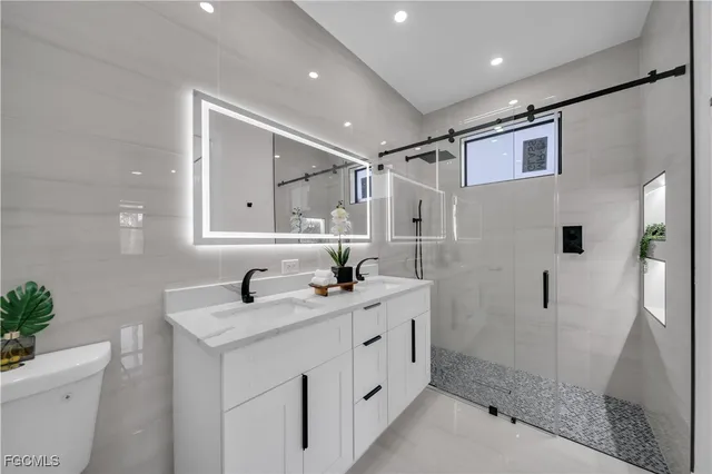 $369,999 | 301 East 17th Street, Lehigh Acres, FL 33972