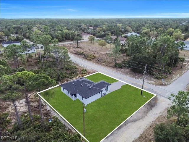 $369,999 | 301 East 17th Street, Lehigh Acres, FL 33972