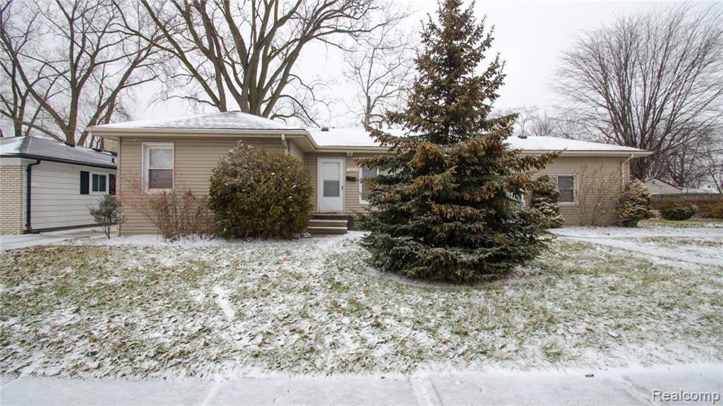 13635 Hendricks Avenue Warren, MI 48089 - Photo 3 of 18 3.jpg