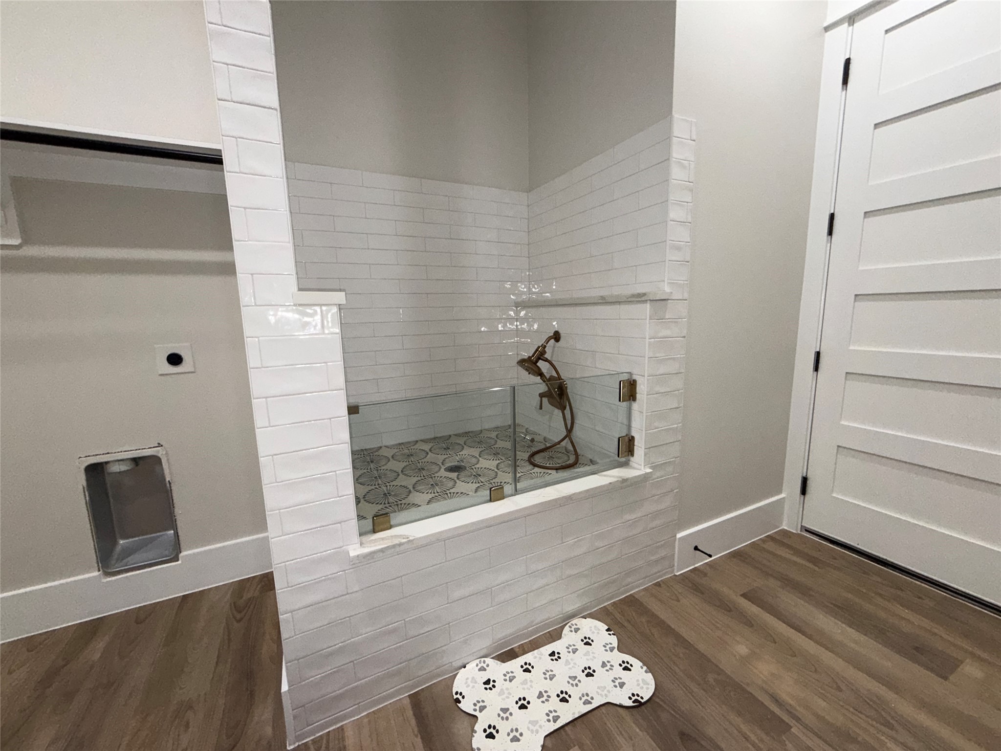 1214 Quarter Horse Trail Angleton, TX 77515 - Photo 22 of 32 a bathroom with a sink and a mirror