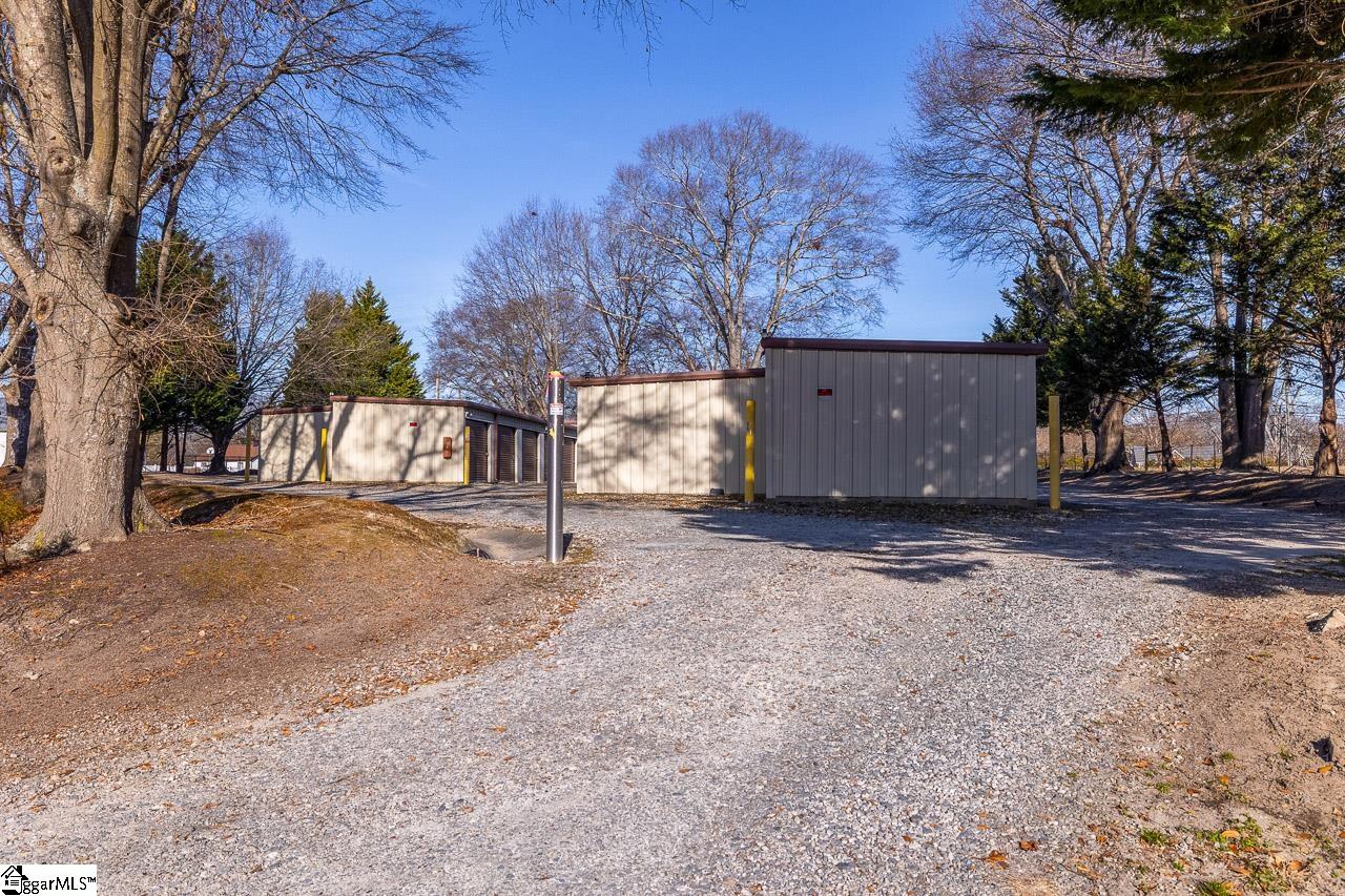 299 Fowler Road Simpsonville, SC 29681 - Photo 4 of 36 Gallery Image 4