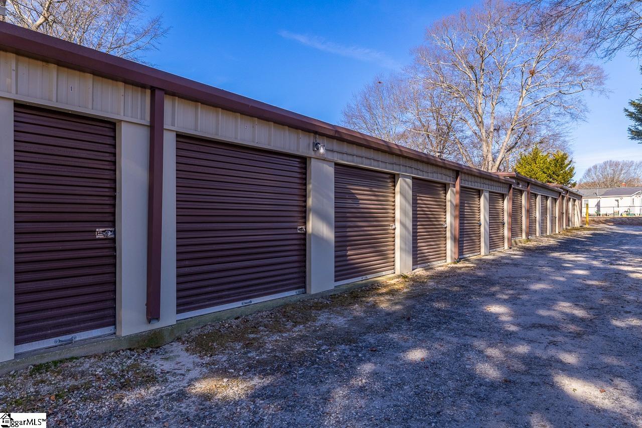 299 Fowler Road Simpsonville, SC 29681 - Photo 6 of 36 Gallery Image 6