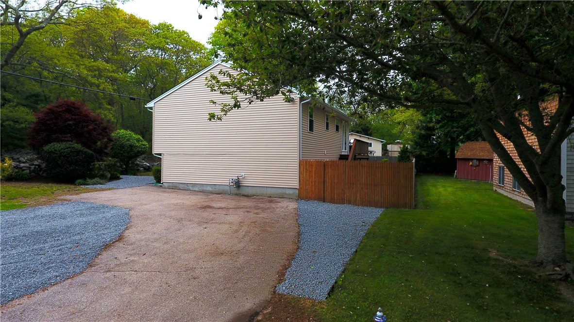 933 Middlebridge Road South Kingstown, RI 02879 - Photo 4 of 25 Gallery Image 4