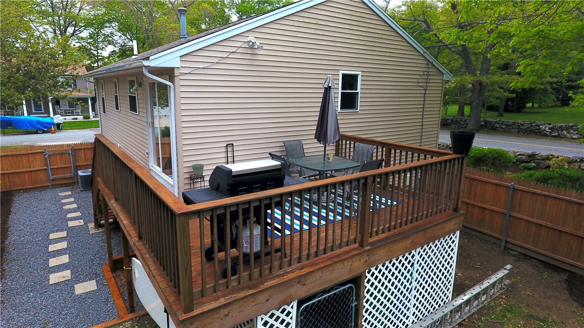 933 Middlebridge Road South Kingstown, RI 02879 - Photo 8 of 25 Gallery Image 8