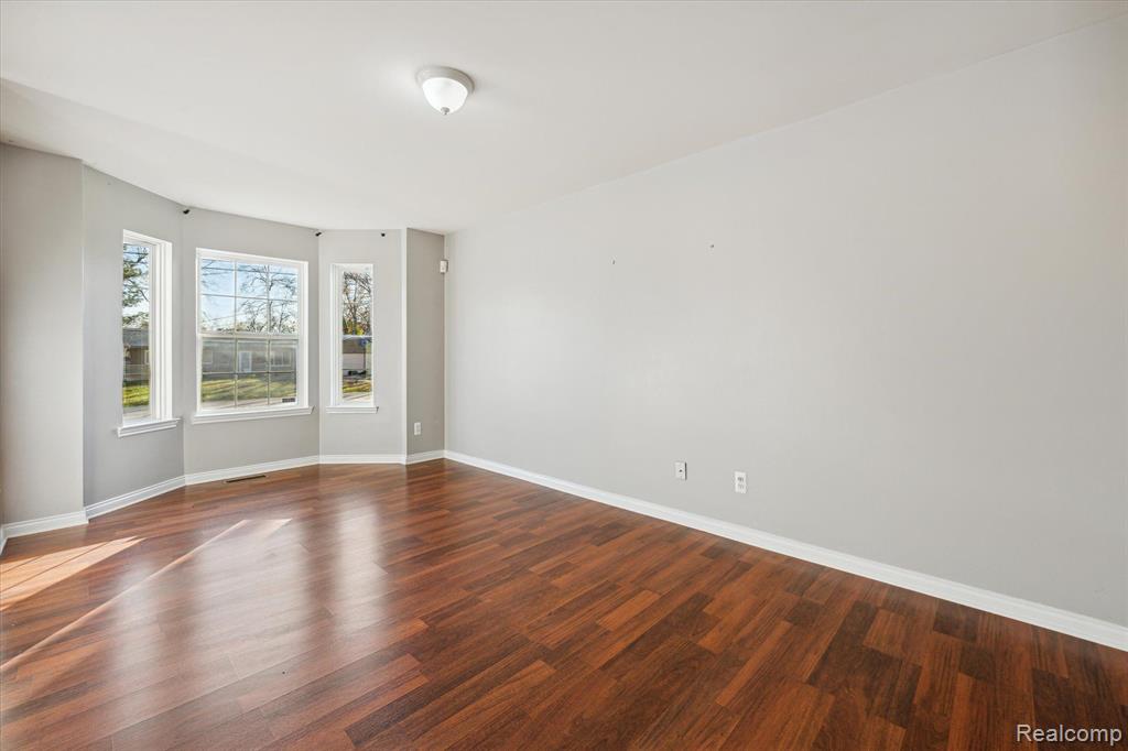 205 Eastlawn Drive Rochester, MI 48307 - Photo 10 of 46
