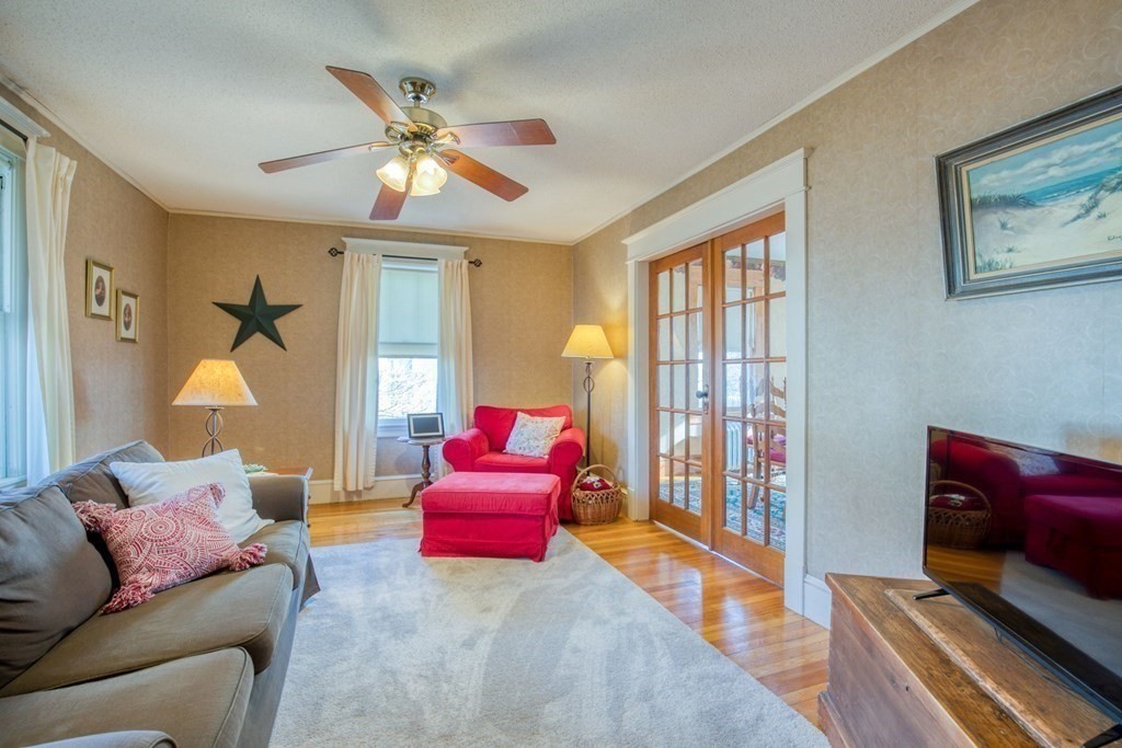 33 Santa Maria Street Springfield, MA 01104 - Photo 5 of 27 a living room with furniture