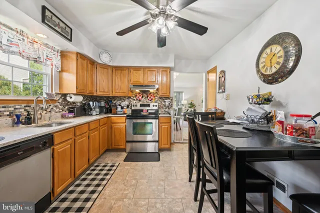 $450,000 | 17 Oakton Drive, Mantua, NJ 08051