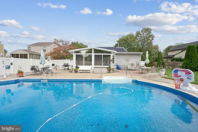 $450,000 | 17 Oakton Drive, Mantua, NJ 08051